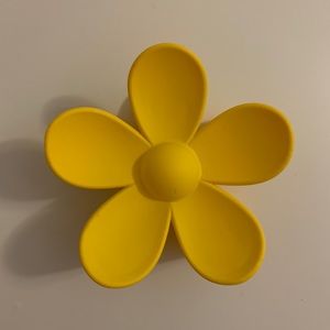 Emijay Yellow Claw Clip